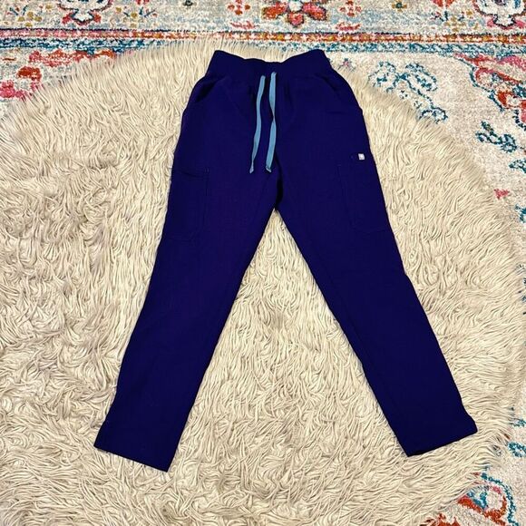 Figs purple scrub pants size XXS petite - Picture 1 of 6